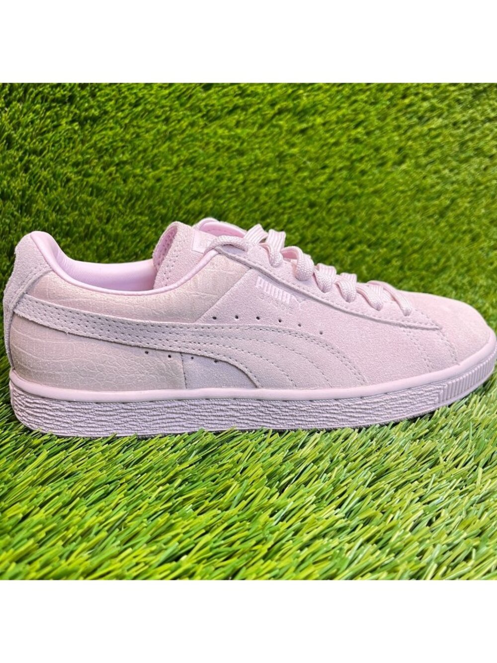 Puma Suede Classic Womens Size 6.5 Pink Athletic Walking Suede Shoes Sneakers
